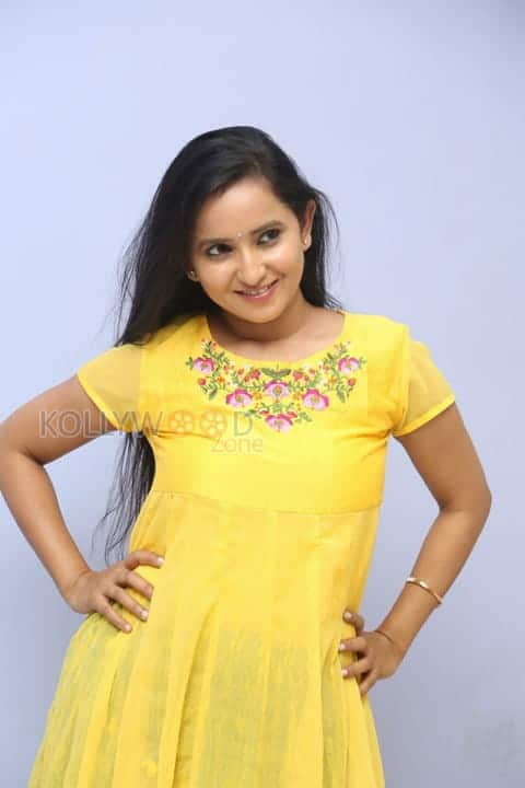 Tollywood Actress Ishika Singh Photos 17