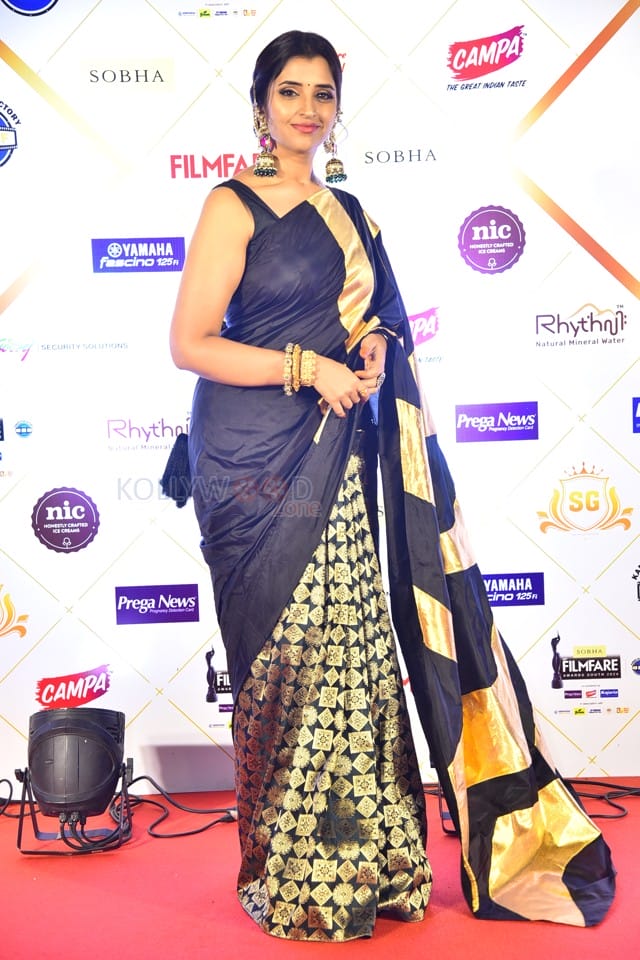 Anchor Syamala at 69th SOBHA Filmfare Awards South 2024 Stills 03