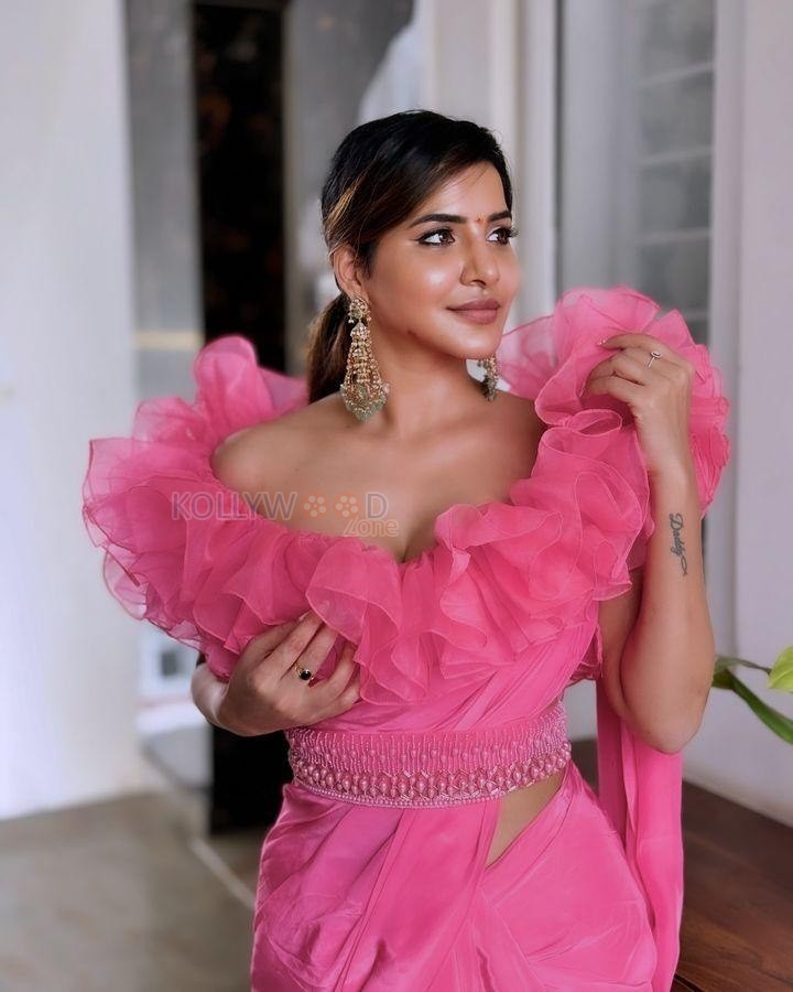 Stylish Ashu Reddy in a Modern Pink Saree Photos 03