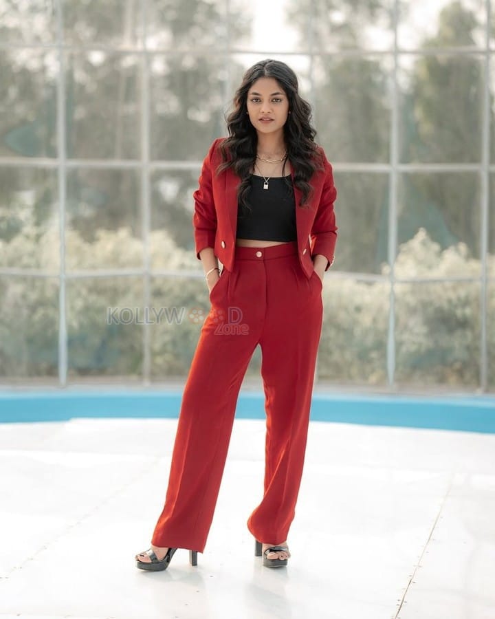 Charming Ivana in a Red Suit with a Black Crop Top Photos 01