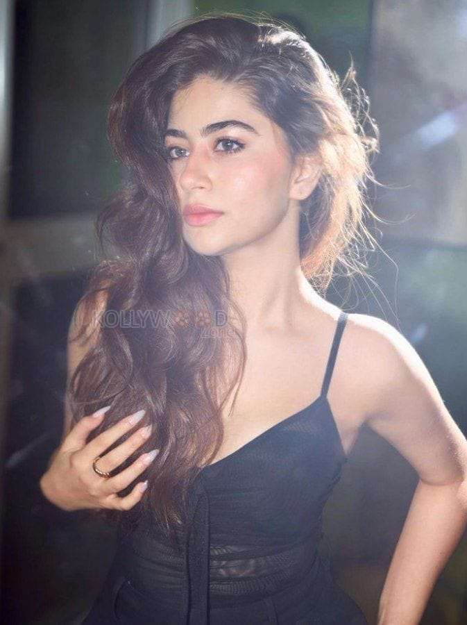 Yeh Hai Mohabbatein Actress Aditi Bhatia Sexy Pictures 02