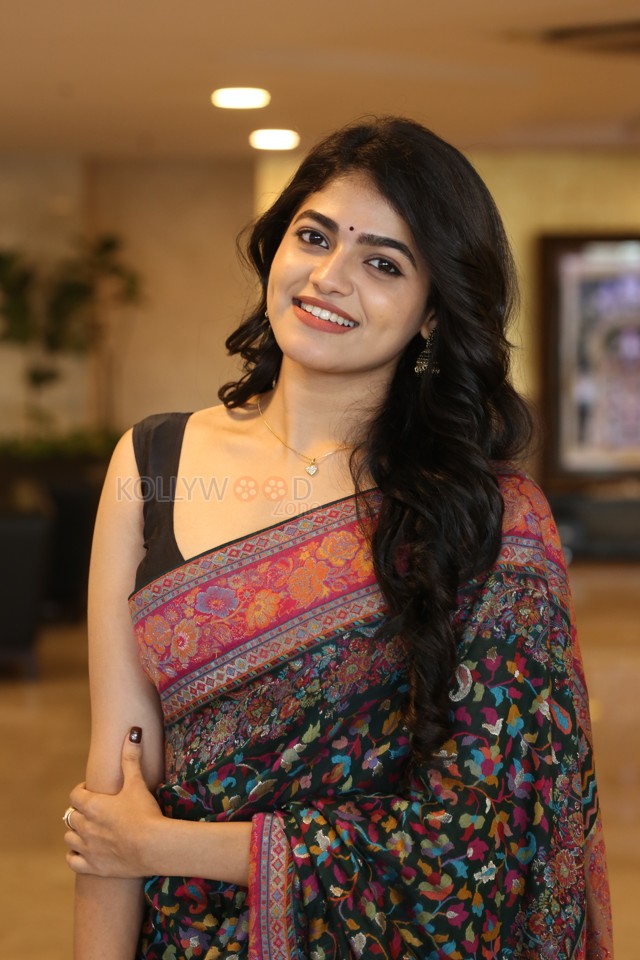 Heroine Sangeerthana Vipin at Janaka Aithe Ganaka Pre Release Event Pictures 04