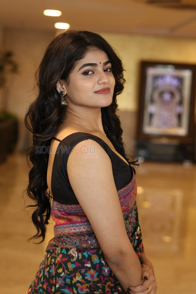 Heroine Sangeerthana Vipin at Janaka Aithe Ganaka Pre Release Event Pictures 06