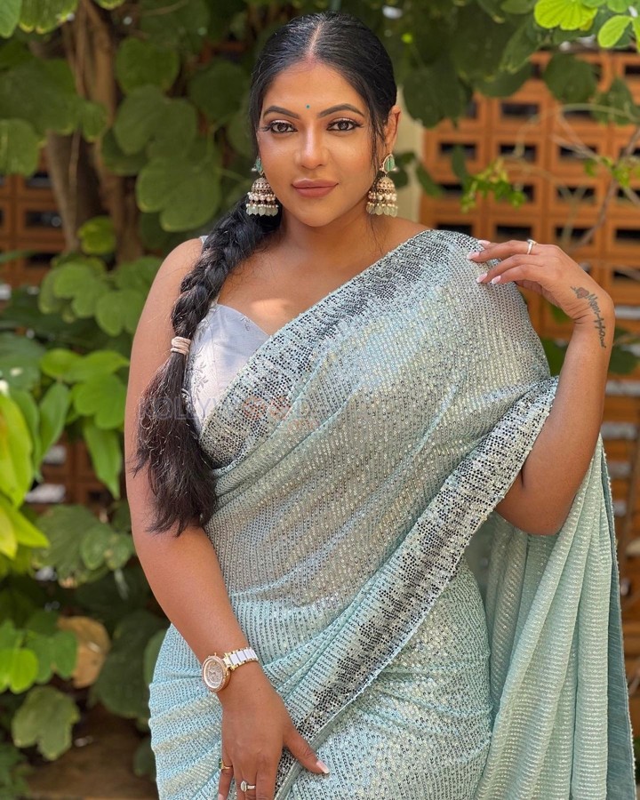 Sexy Reshma Pasupuleti in a Light Blue Sequin Saree Pictures 01