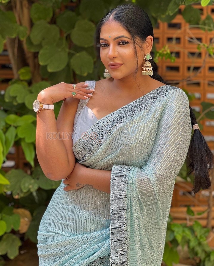 Sexy Reshma Pasupuleti in a Light Blue Sequin Saree Pictures 07