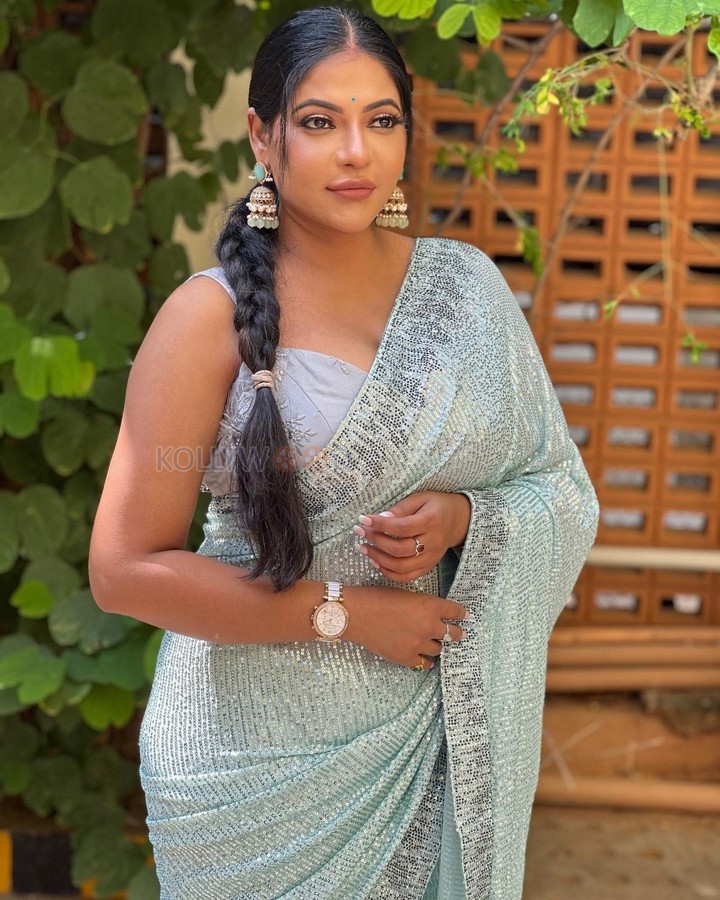 Sexy Reshma Pasupuleti in a Light Blue Sequin Saree Pictures 08