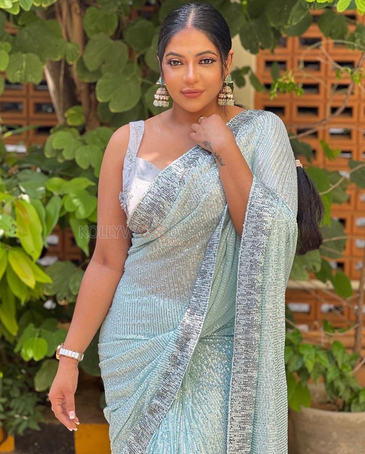 Sexy Reshma Pasupuleti in a Light Blue Sequin Saree Pictures 09