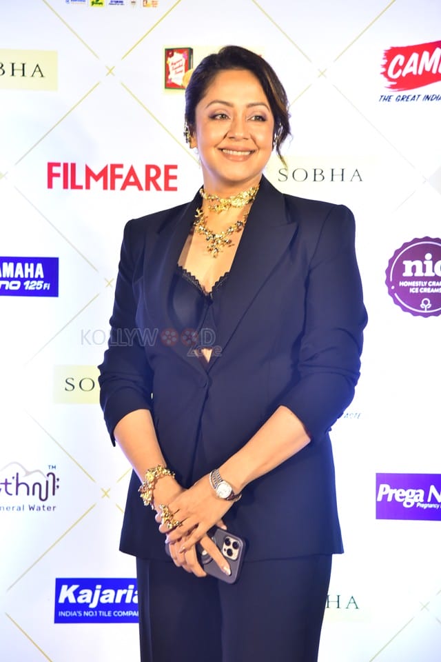 Actress Jyothika at 69th SOBHA Filmfare Awards South 2024 Pictures 03