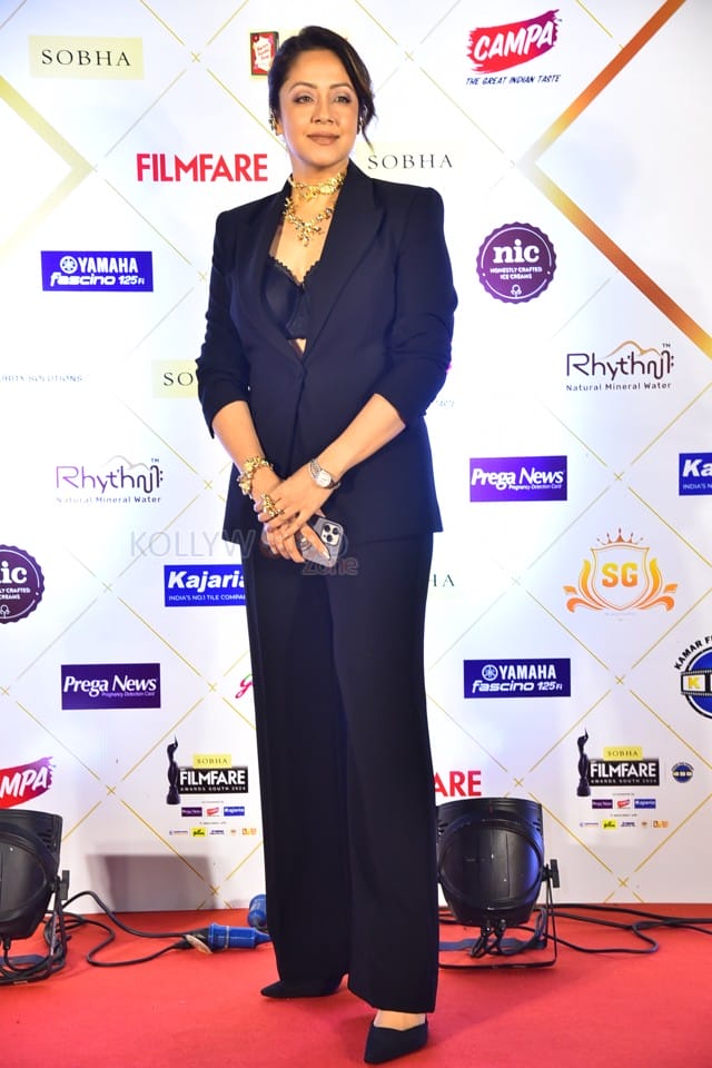 Actress Jyothika at 69th SOBHA Filmfare Awards South 2024 Pictures 05