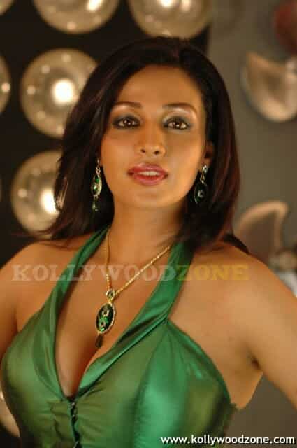 Mayuri Hot Cleavage Pictures 03