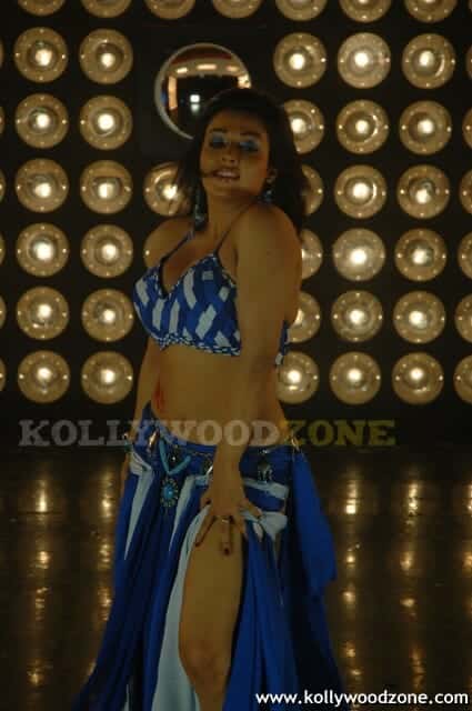 Mayuri Hot Cleavage Pictures 09