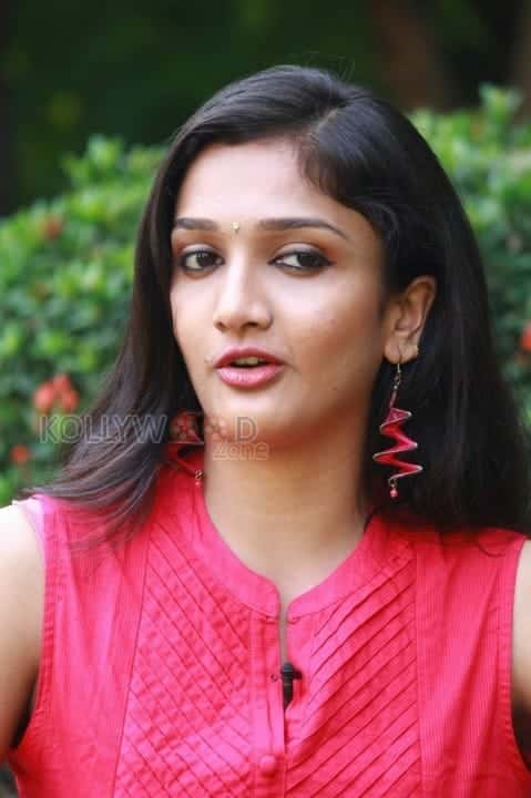 Aayirathil Iruvar Movie Actress Swasthika Photos 04