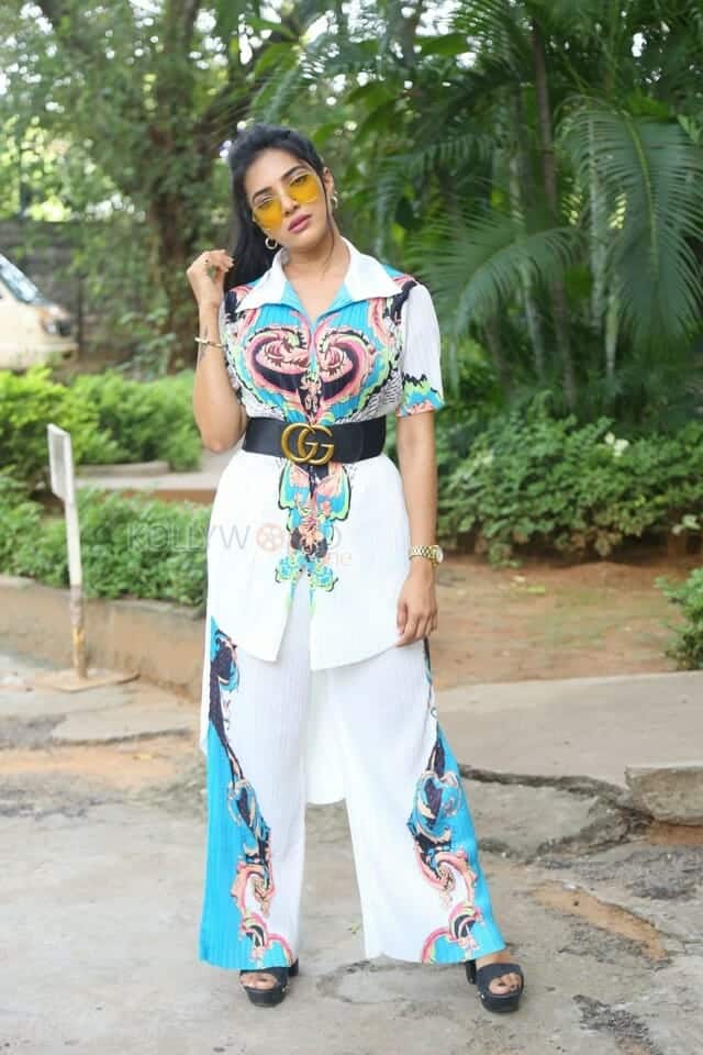 Actress Aayushi Patell at Katha Keli Teaser Launch Pictures 10