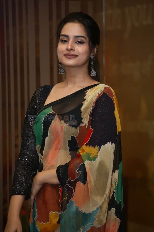 Actress Ayesha Khan At Mukha Chitram Movie Trailer Launch Photos 01 ...