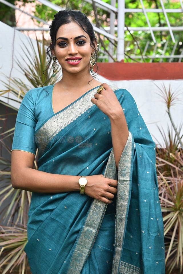 Actress Kamakshi Bhaskarla at Laila Movie Launch Photos 02