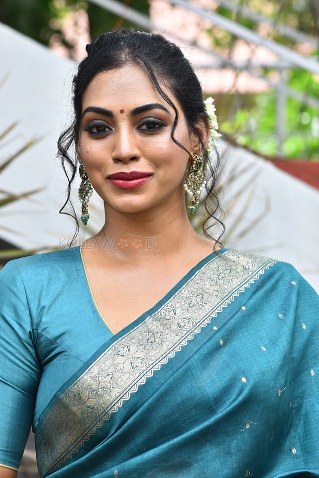 Actress Kamakshi Bhaskarla at Laila Movie Launch Photos 18