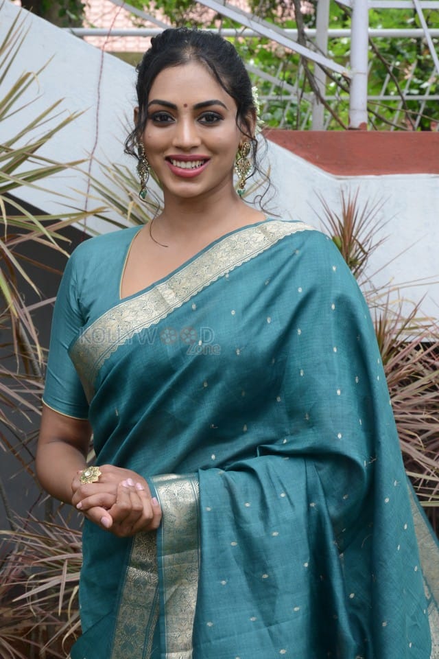 Actress Kamakshi Bhaskarla at Laila Movie Launch Photos 23