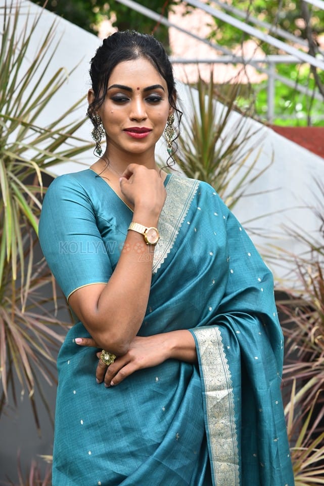 Actress Kamakshi Bhaskarla at Laila Movie Launch Photos 42