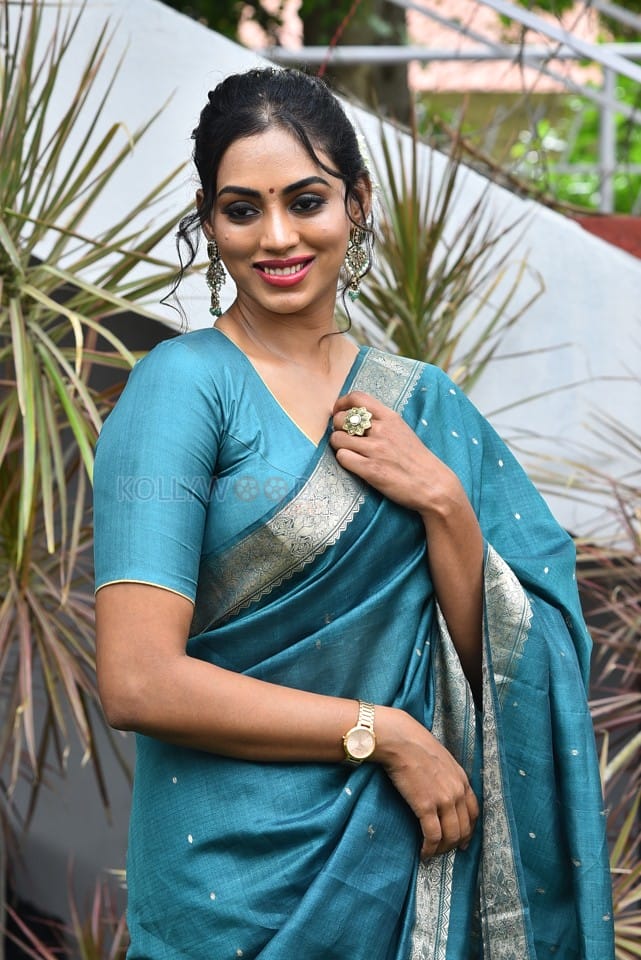 Actress Kamakshi Bhaskarla at Laila Movie Launch Photos 44