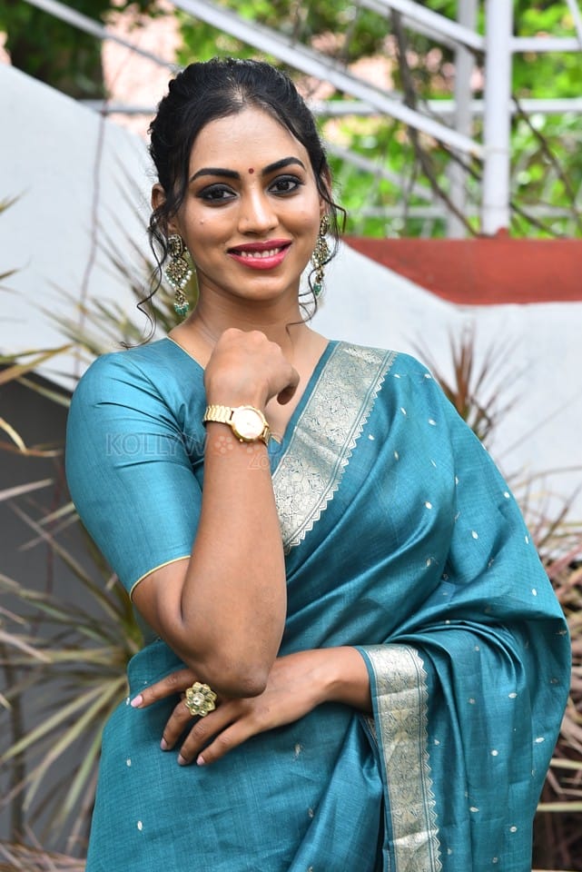 Actress Kamakshi Bhaskarla at Laila Movie Launch Photos 51