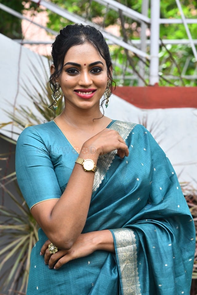 Actress Kamakshi Bhaskarla at Laila Movie Launch Photos 52