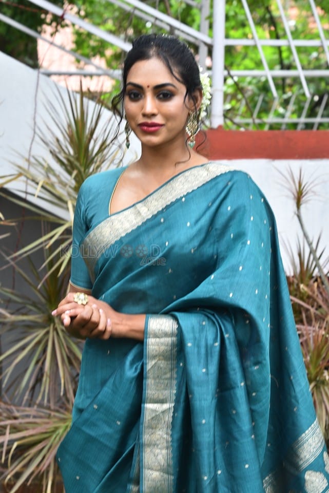 Actress Kamakshi Bhaskarla at Laila Movie Launch Photos 56