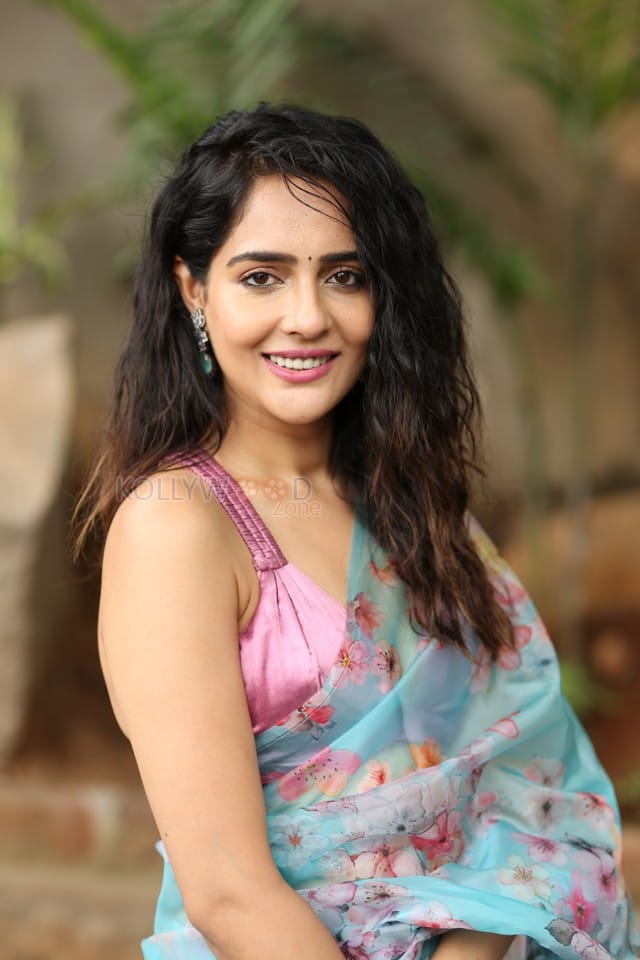 Actress Malvi Malhotra at Tiragabadara Saami Movie Success Press Meet Photos 06