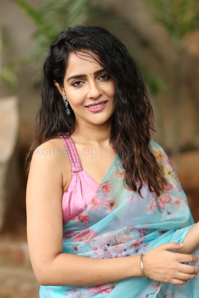 Actress Malvi Malhotra at Tiragabadara Saami Movie Success Press Meet Photos 07