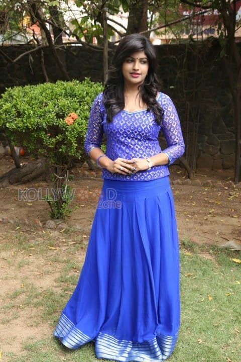 Adra Machan Visilu Movie Heroine Naina Sarwar Photos 04