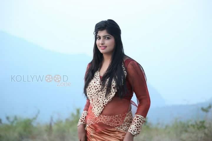 Adra Machan Visilu Movie Heroine Naina Sarwar Stills 14