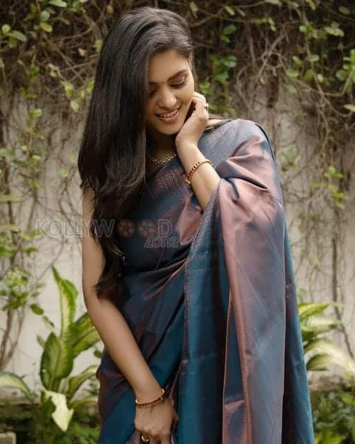 Kollywood ACtress Swathishta Krishnan Saree Photos 05