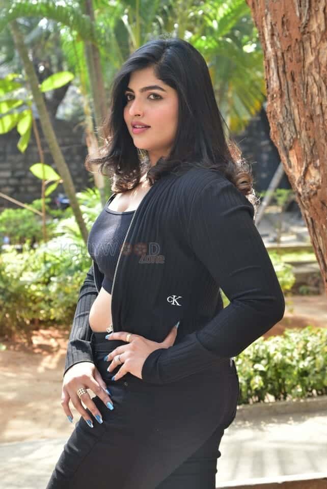 Tollywood Actress Naina Sarwar at Suryapet Junction Teaser Launch Photos 01