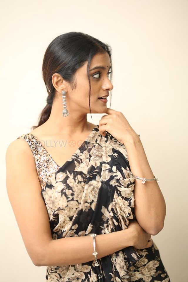Actress Roopa Koduvayur at Sarangapani Jathakam Press Meet Photos 01