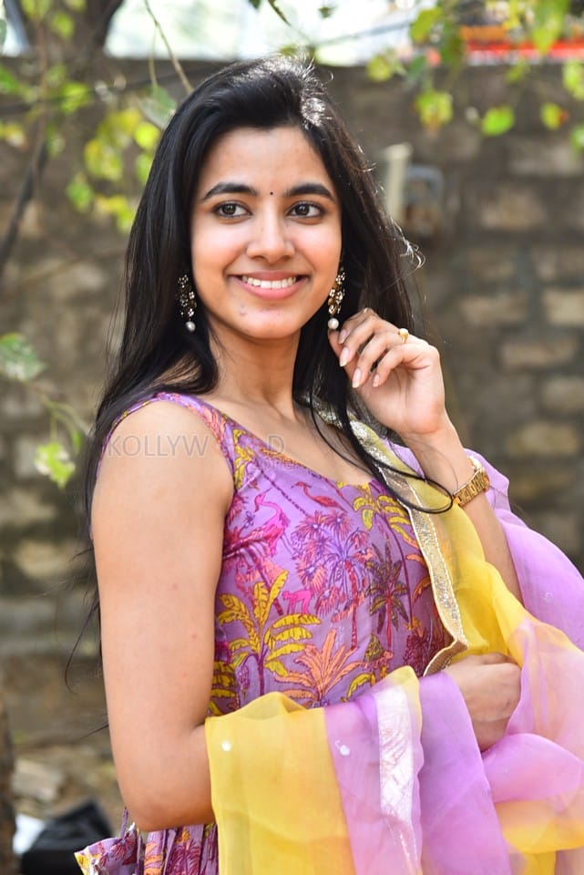 Actress Shivani Nagaram at Ambajipeta Marriage Band Success Meet Photos 18