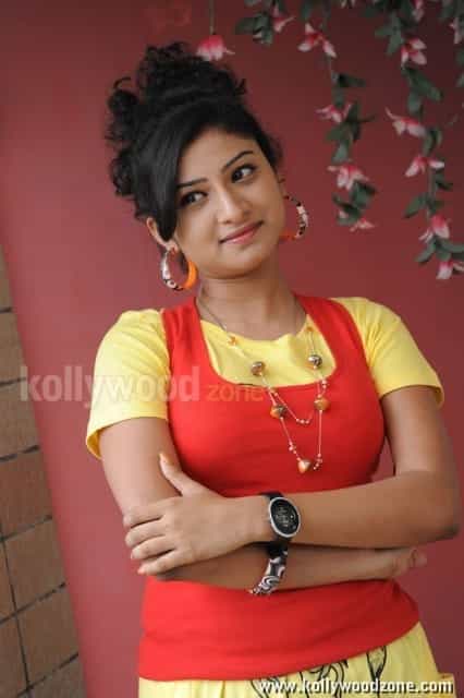 Actress Vishnu Priya Pictures 10