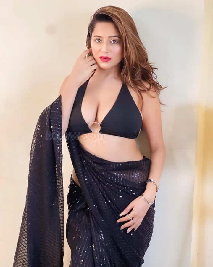 Bold Kate Sharma in a Sexy Hot Black Saree Photos 04