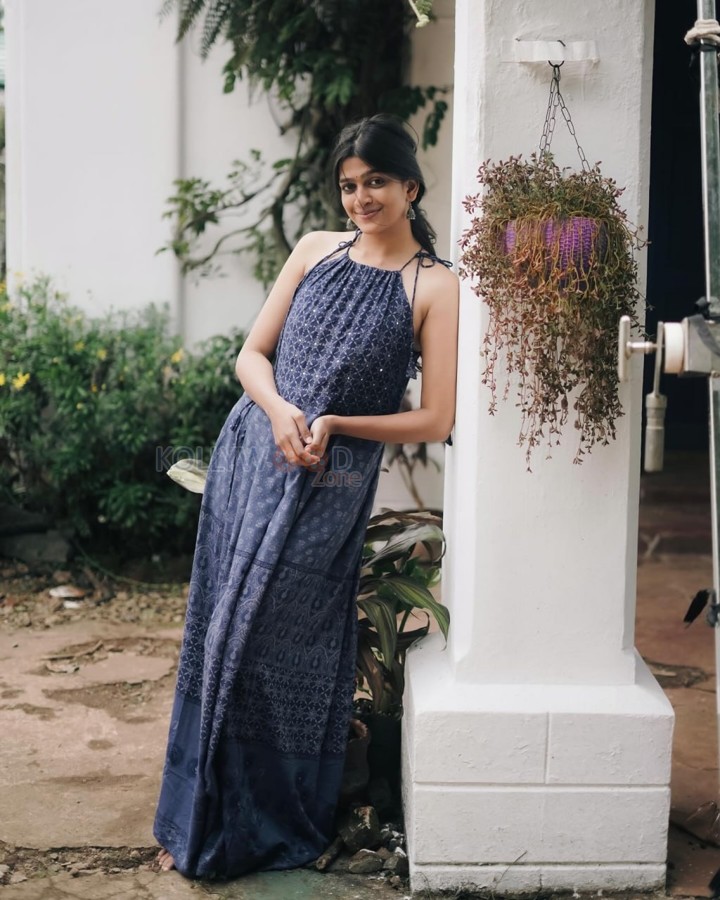 Charming Ananthika Sanilkumar in a Blue Printed Anarkali Kurta Photos 03