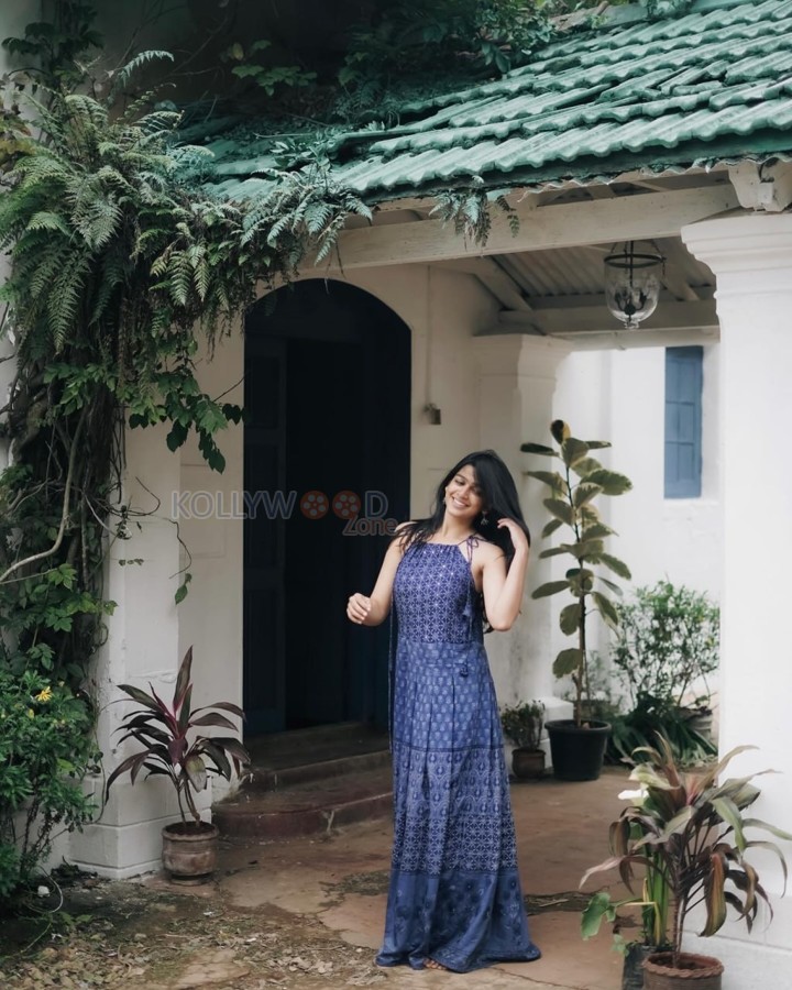 Charming Ananthika Sanilkumar in a Blue Printed Anarkali Kurta Photos 07