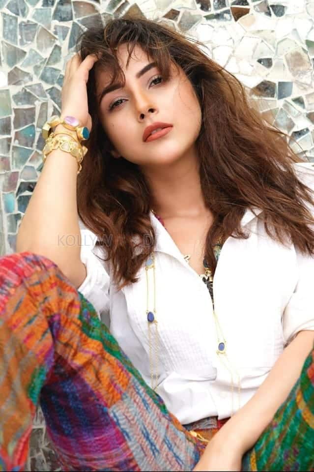 Stunning Shehnaaz Gill in a White Shirt and Multicolor Pants Photoshoot Pictures 02