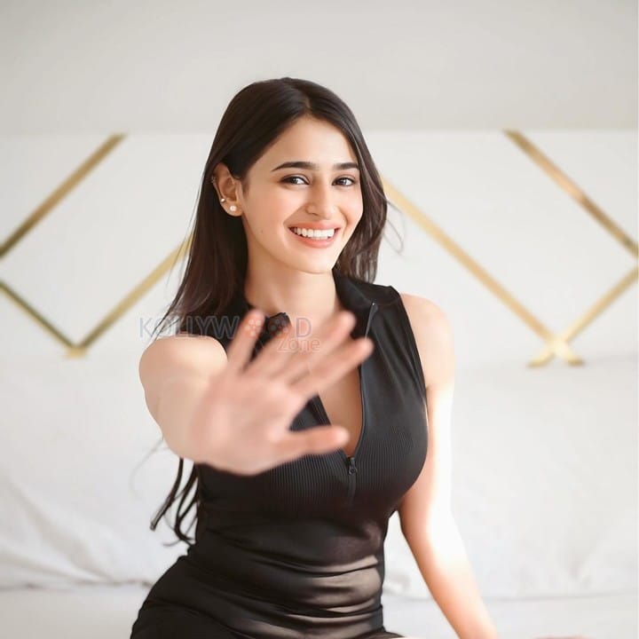 Hot and Sexy Prakriti Pavani in a Black Bodycon Mini Dress Pictures 03