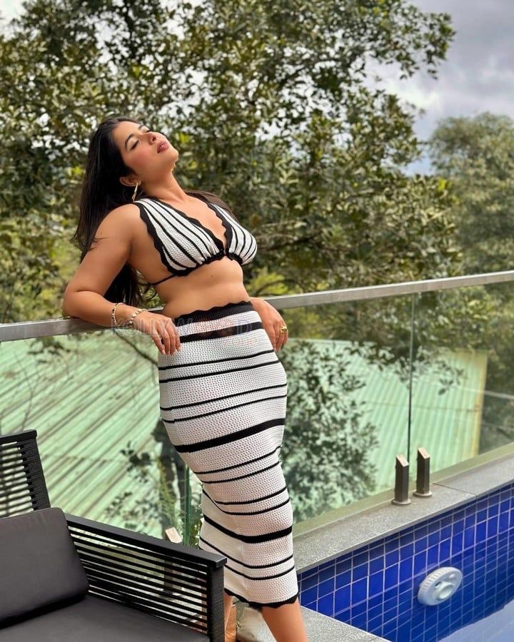 Sexy Nikita Sharma in a Black and White Bohemian Skirt and Bralette Photos 02