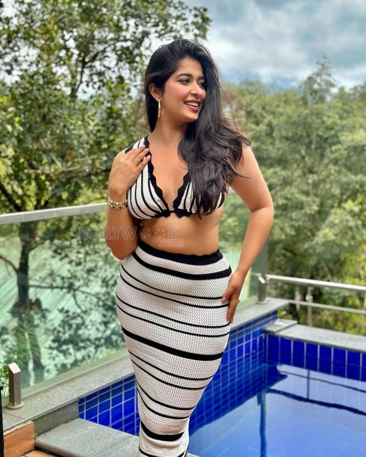 Sexy Nikita Sharma in a Black and White Bohemian Skirt and Bralette Photos 03