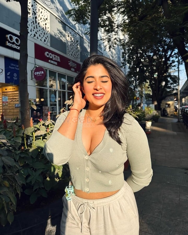 Shaitani Rasmein Actress Nikita Sharma Candid Pictures 02