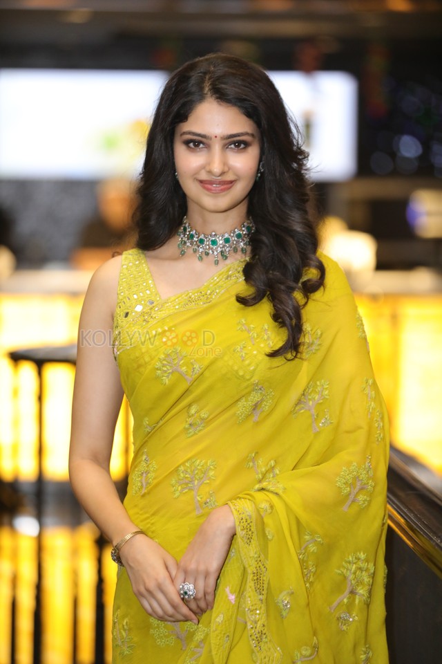 Actress Manasa Varanasi at Devaki Nandana Vasudeva Trailer Launch Photos 27