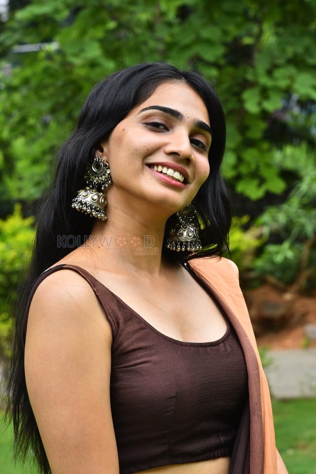 Actress Shagnasri Venun at Prabhutva Juniour Kalasala Movie Press Meet Photos 28