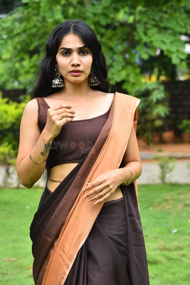 Actress Shagnasri Venun at Prabhutva Juniour Kalasala Movie Press Meet Photos 32