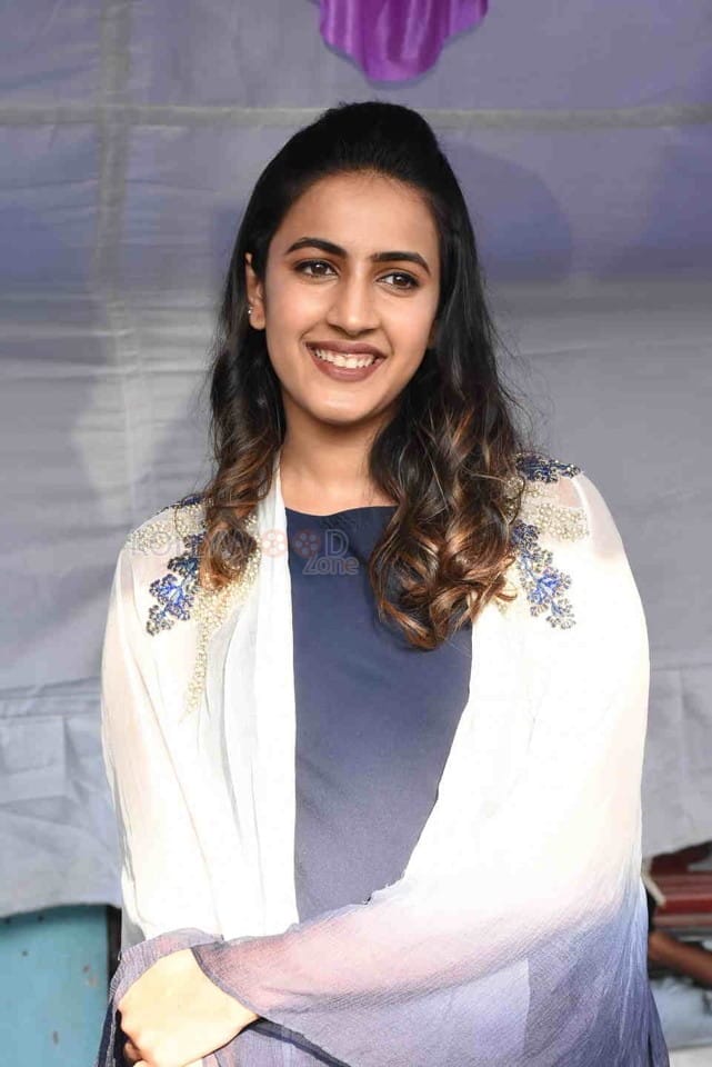 Actress Niharika Konidela At Cellbay Multi brand Mobile Store Launch Photos 10