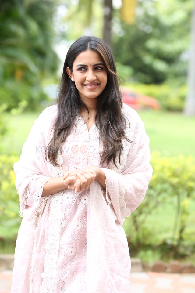 Actress Niharika Konidela at Committee Kurrollu Success Meet Photos 08