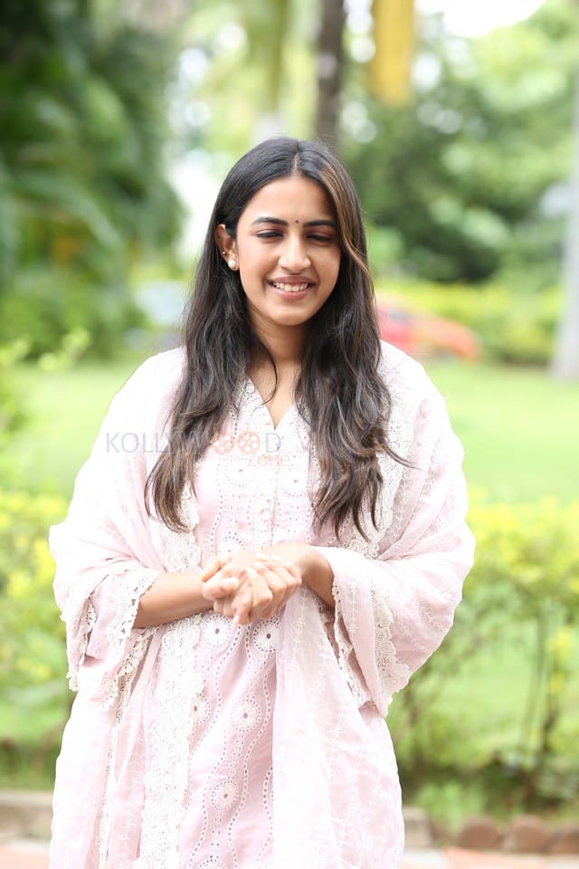 Actress Niharika Konidela at Committee Kurrollu Success Meet Photos 09