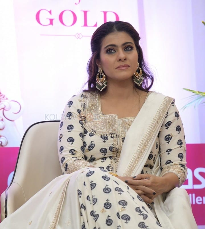 Actress Kajol Devgn At Joyalukkas Akshaya Tritiya 2019 Collection Event Photos 05